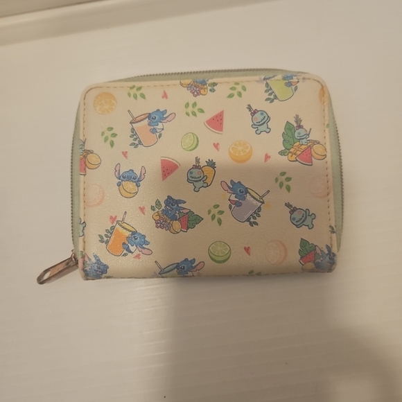 Loungefly Stitch Traveling Mini Zip Wallet - Picture 2 of 8